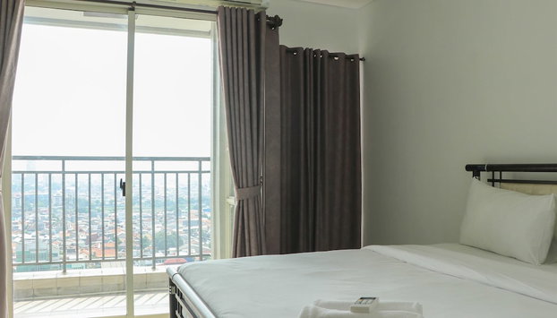 Tranquil And Cozy 1Br Apartment At Thamrin Residence - Foto 2, Habitación