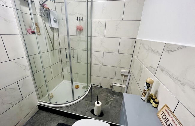 Newly Refurbished 1-bed Apartment in Croydon Se25 - Foto 11