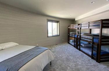 Dual Cabin- Yellowstone Family Retreat- Sled Hill - Foto 24