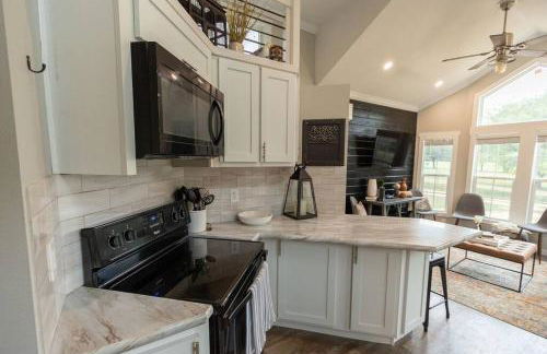 Pet friendly Tiny House Rental with new Access to Guadalupe River NBTX - Photo 4