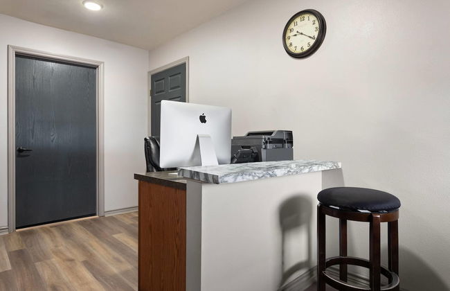 Eagle's Den Suites Carrizo Springs a Travelodge by Wyndham - Foto 2