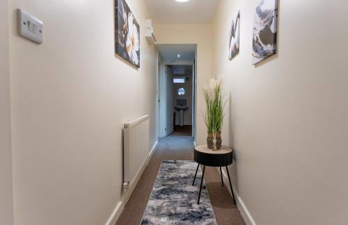 Serene 2BR Retreat Perfect for Long Stays - Foto 22