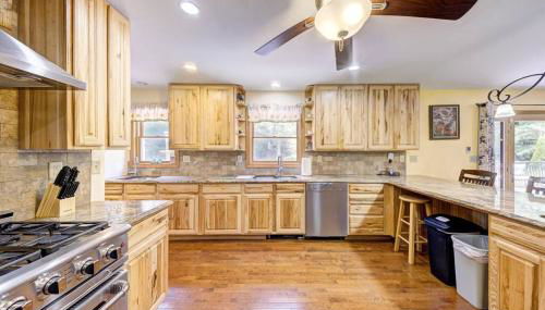 Southwoods Mountain Estate -private mansion, pool, hottub+ 15 acres - Foto 2