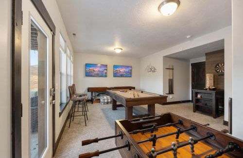 Pvt Hot Tub, Game Rm, Fire Pit, 12 Min Ski and PC - Foto 12