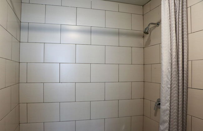 Exclusive 2Br At Lexington Apartment - Photo 17