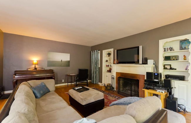 Hollywood Hills Canyon Breezes - Photo 16