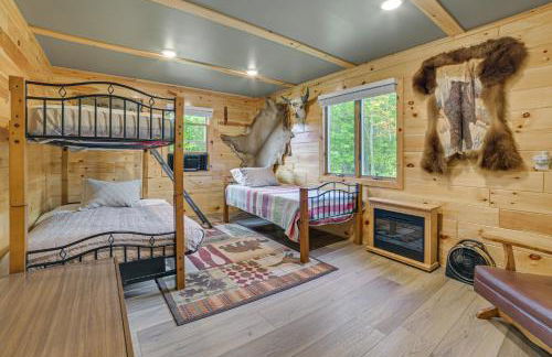 Lakefront Home - Private Dock, Fire Pit and Yard - Foto 12