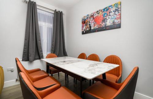 Luxe 5-bedroom House with Hot Tub, Pool table & Football Table - Foto 5