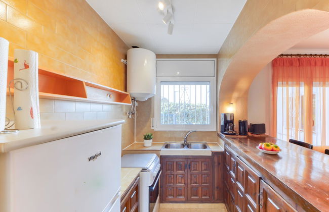 2 bedroom House in Castelló d'Empúries with garden and terrace - Photo 10