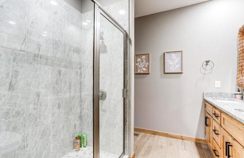 Lake Views and Golf Access at Secluded Drasco Lodge - Foto 9