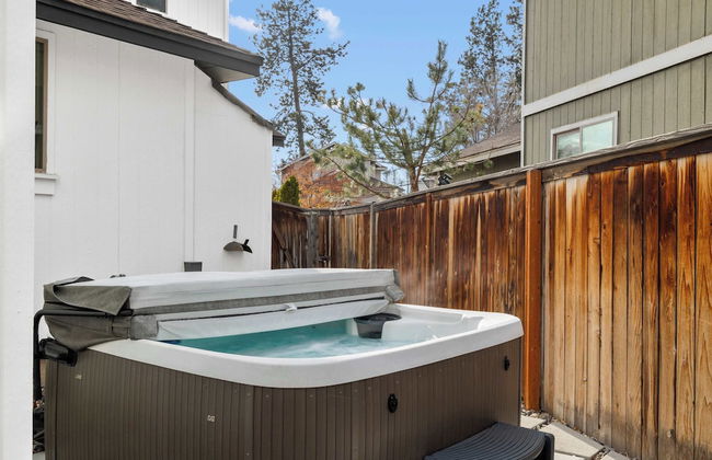 Hot-tub, 30 min From Mt. Bachelor - Photo 1