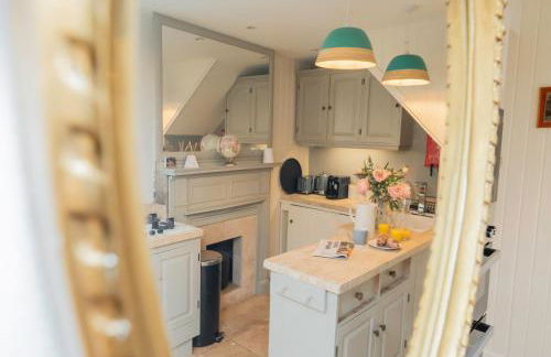 Heron Stays Bath- Boutique Period Group Properties, Parking for 4 Cars, Just 3 Miles to Bath Central, Sleeps 14 - Photo 74