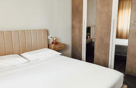 Ampio e Raffinato Vicino Mare e Città - Foto 9