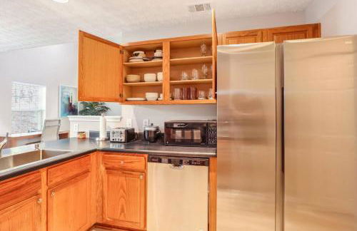 Suburban Retreat Cozy 3 Bedroom- Very accessible - Foto 9