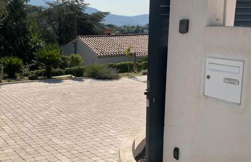 Maison avec vue mer et jacuzzi à 15 mn du centre - Foto 35