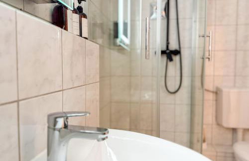 Apartment with balcony, good parking for long stay - Foto 7