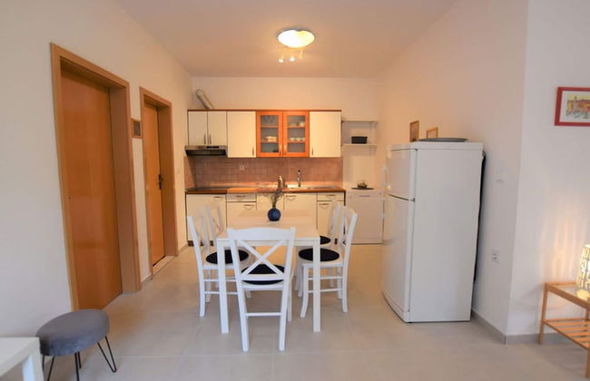 Holiday House in a Quiet Area Near the Sea, Private Garden, Terrace and BBQ - Foto 5