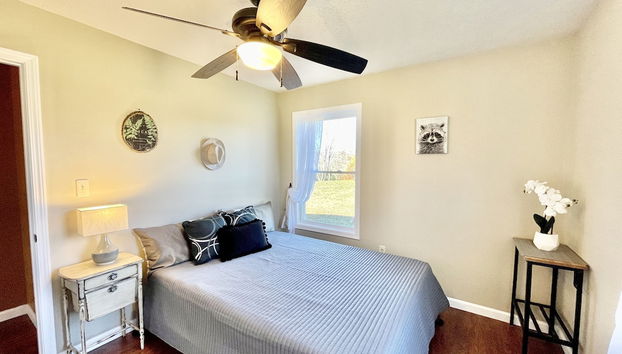 Wearadise Mountain Views Home features Hot Tub and Fire Pit by RedAwning - Foto 5, Habitación