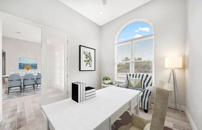 Stunning Luxury Mediterranean-style Private Oasis! - Foto 27