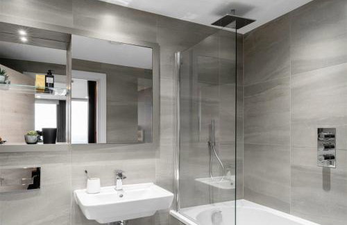 Lusso by Luisa - 2 Bed Modern Luxury Apartment in Central Birmingham (5*) - Photo 9