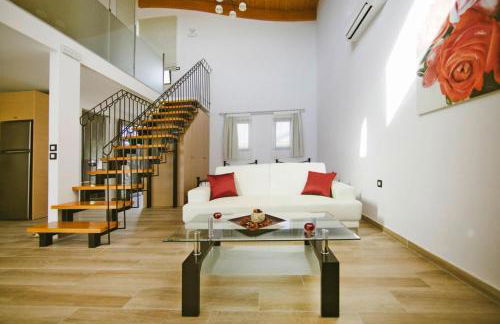 Semi-detached house with private pool - Photo 8