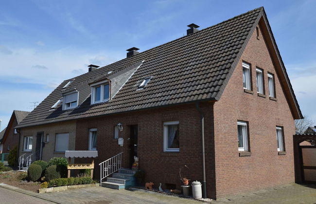 Cozy Apartment in Rees With Wifi - Photo 1