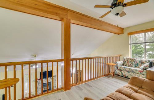 Private Hot Tub Lakefront Poconos Home! - Foto 10