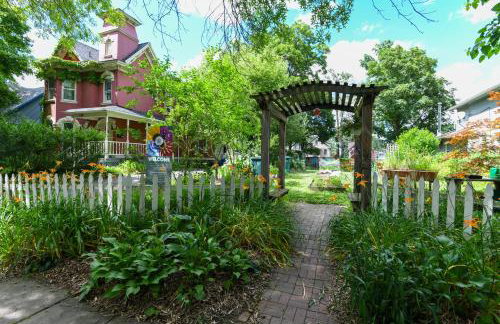 Fully Remodeled, Charming Victorian Home - Foto 21
