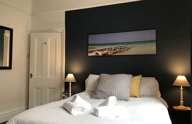 Bright Spacious 3-bed With Office & Patio, Preston - Foto 5