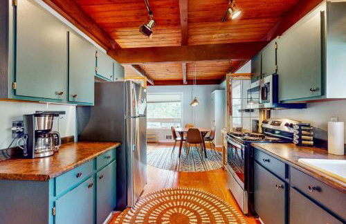 Wooded-View Decks: Family Cabin Retreat in Deming - Foto 10