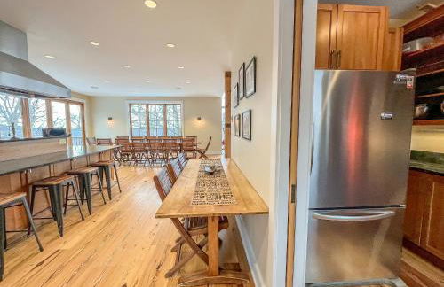 Stunning Luxury Ski-InSki-Out Home w Hot Tub - Foto 9