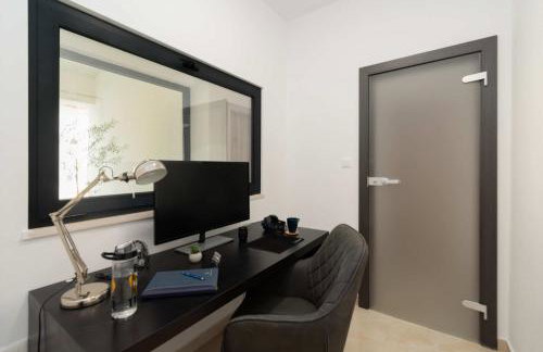 Designer Villa Simone - Modern & Heritage Style with Office - Foto 61