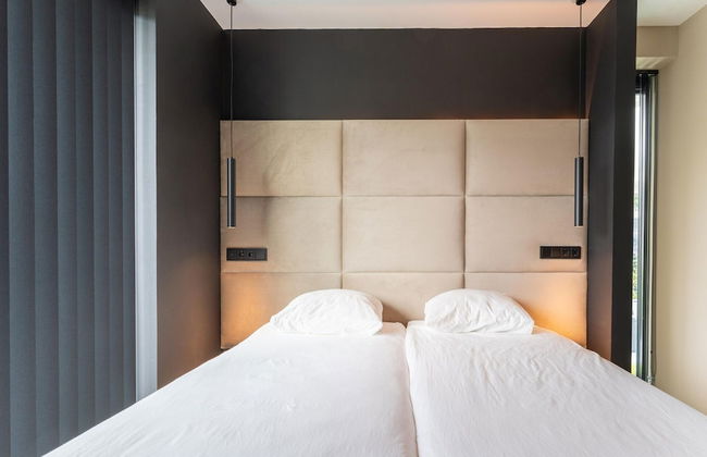 Chic Family Villa With Play Area - Photo 9