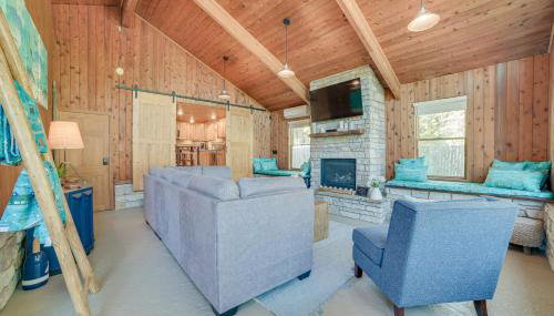 Lakefront Kalkaska Cottage with Fire Pit! - Foto 5