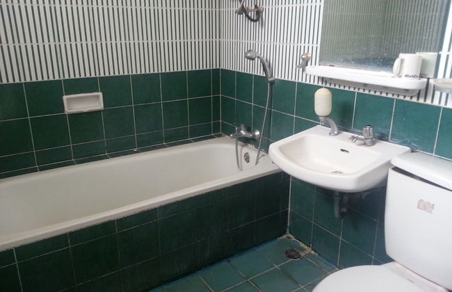 Villa Kota Bunga Camelia - Foto 35