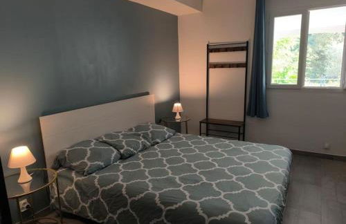 Rez de Villa au calme piscine chauffée, terrain pétanque - Photo 11