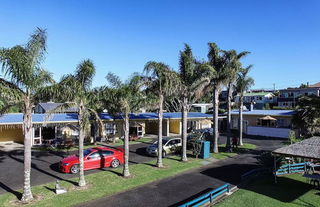 Raglan Palm Beach Motel - Photo 66