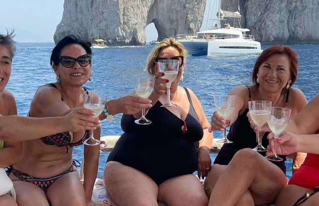 Excursion à Capri avec apéritif + Grottes Bleue et Verte - Photo 1