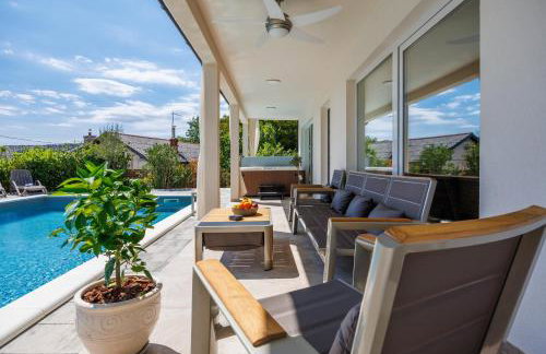 Villa Valentina - Luxurious holiday for 9 people with xxl pool and whirpool - Foto 24