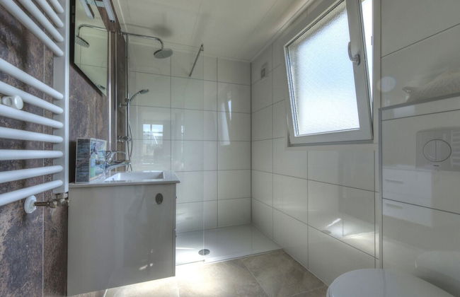 Bright Coastal Chalet Stay - Foto 7