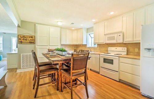 Charming Home with Porch Walk to Greers Ferry Lake! - Foto 10