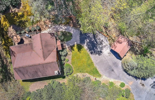 Tree Top Lodge - Gorgeous Lake Cabin With Hot Tub & Magnificent Views Of Forests And Mountains! 3 Bedroom Cabin by Redawning - Foto 31