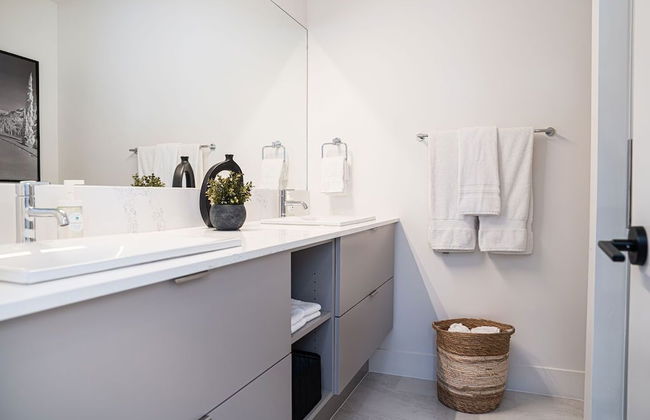 Ghost Peak by Revelstoke Vacations - Photo 14