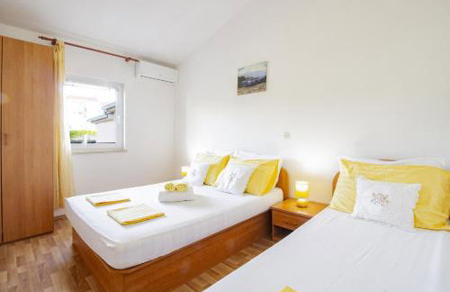 Sladana direct at the beach - Foto 73