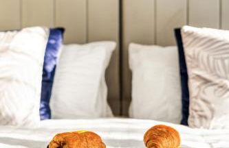 Spacious 5-Bedroom Home, Accommodates 10, Fast Wi-Fi & Parking Included - Foto 11