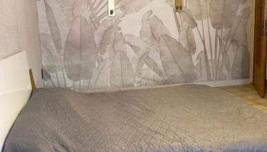 Geräumiges Apartment 90 m Zwei Schlafzimmer große Küche mit Essbereich Badewanne Waschmaschine Spülmaschine gesamte Unterkunft gehört Ihnen - Foto 3