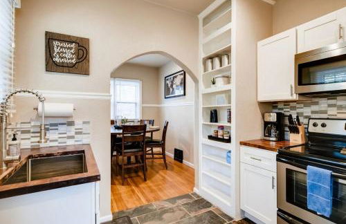 Olympic House Downtown w Hot Tub Fire pit & BBQ - Foto 17