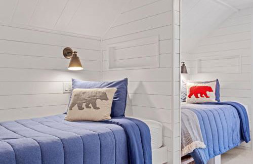 Modern Lux Cabin w Mtn Views and Fire Pit - Foto 20