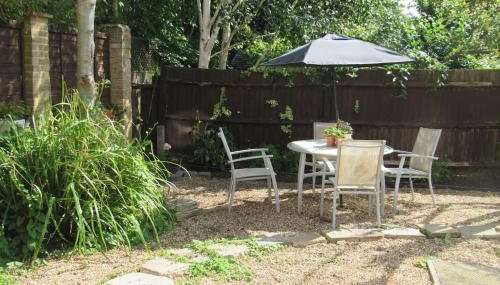 Luxurious & Sunny Garden Flat near Pinner Station - Foto 2