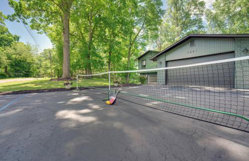 Lakefront Retreat with Views and Decks and Fire Pit - Foto 35
